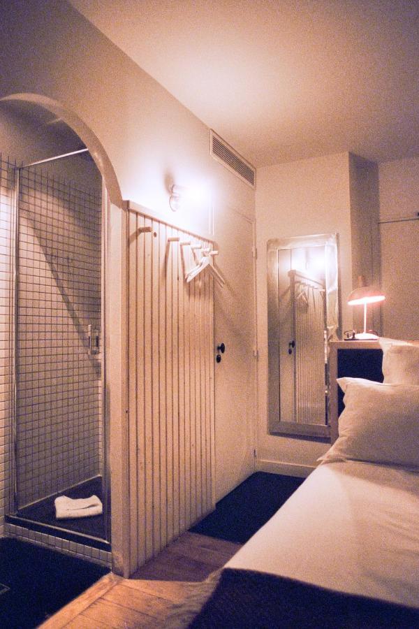Hotel Habituel Paris Bagian luar foto